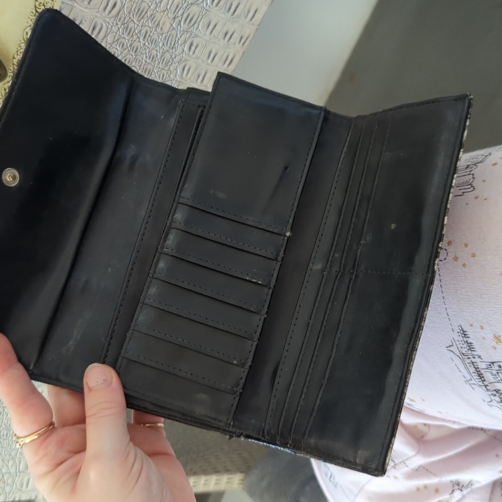 Guess wallet - Picture 3 of 4